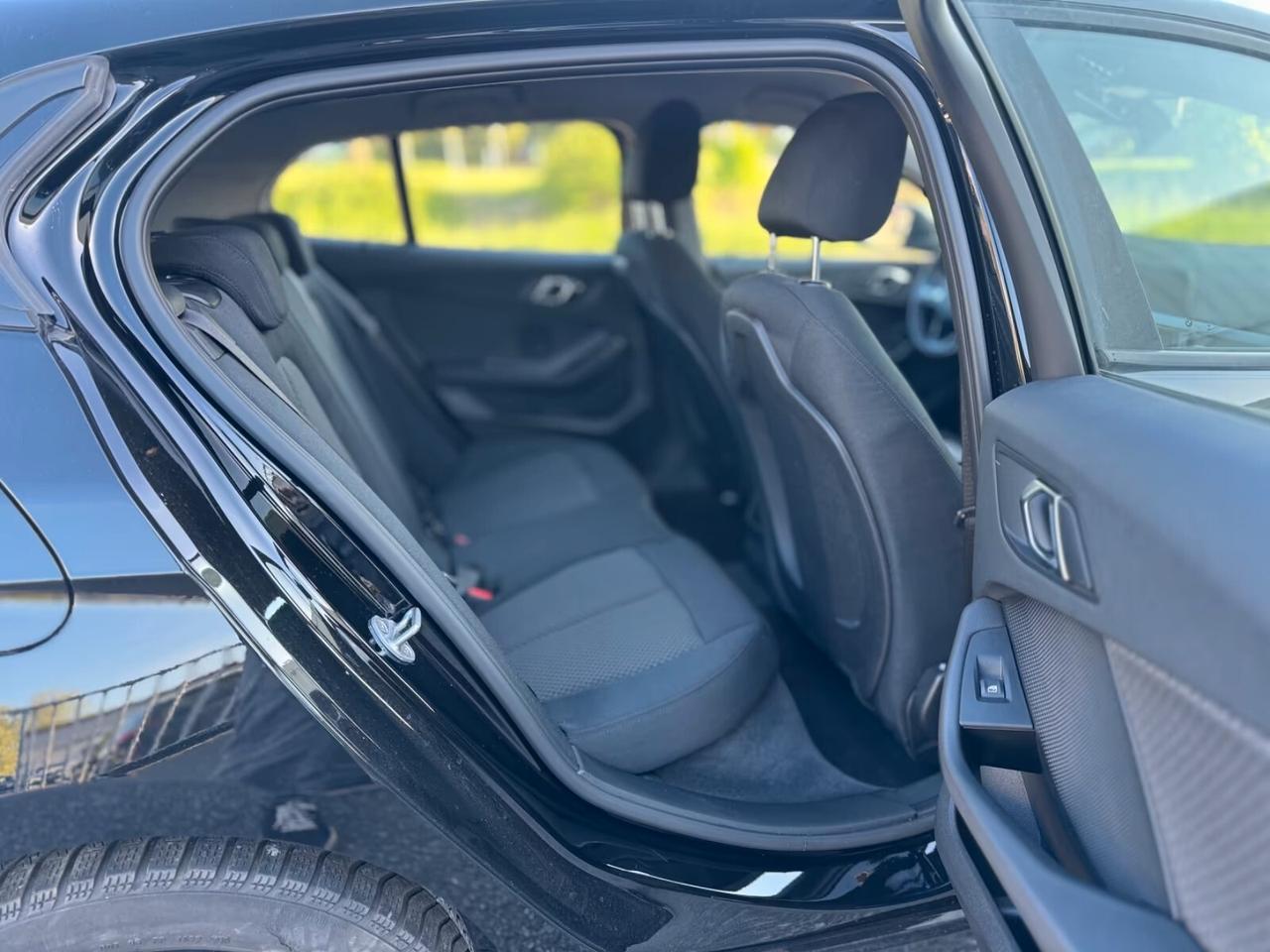 Bmw 116 116d 5p. Advantage