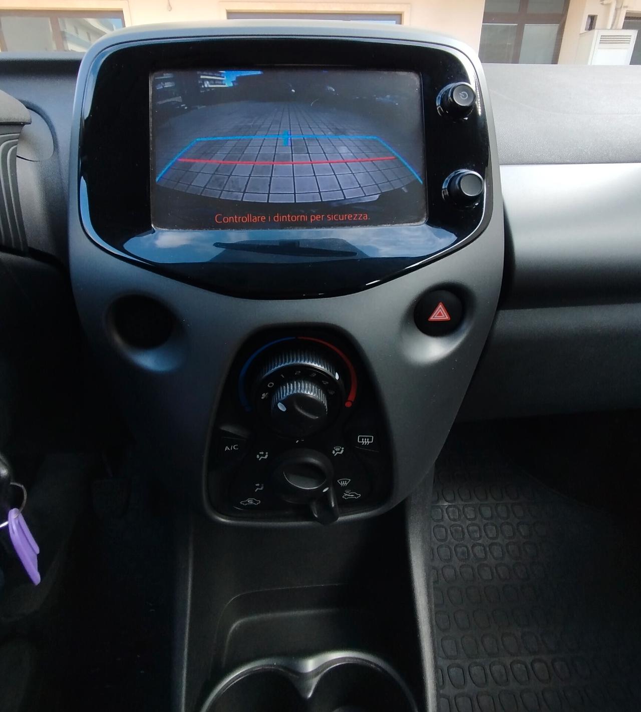 Toyota Aygo 1.0 VVT-i 72 CV 5 porte x-business