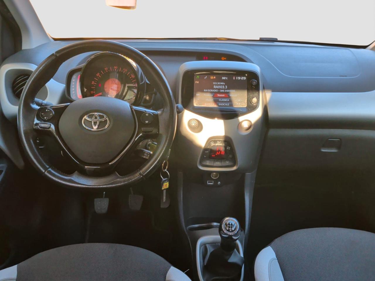 Toyota Aygo 1.0 VVT-i 69 CV 5 porte x-play TSS 2018