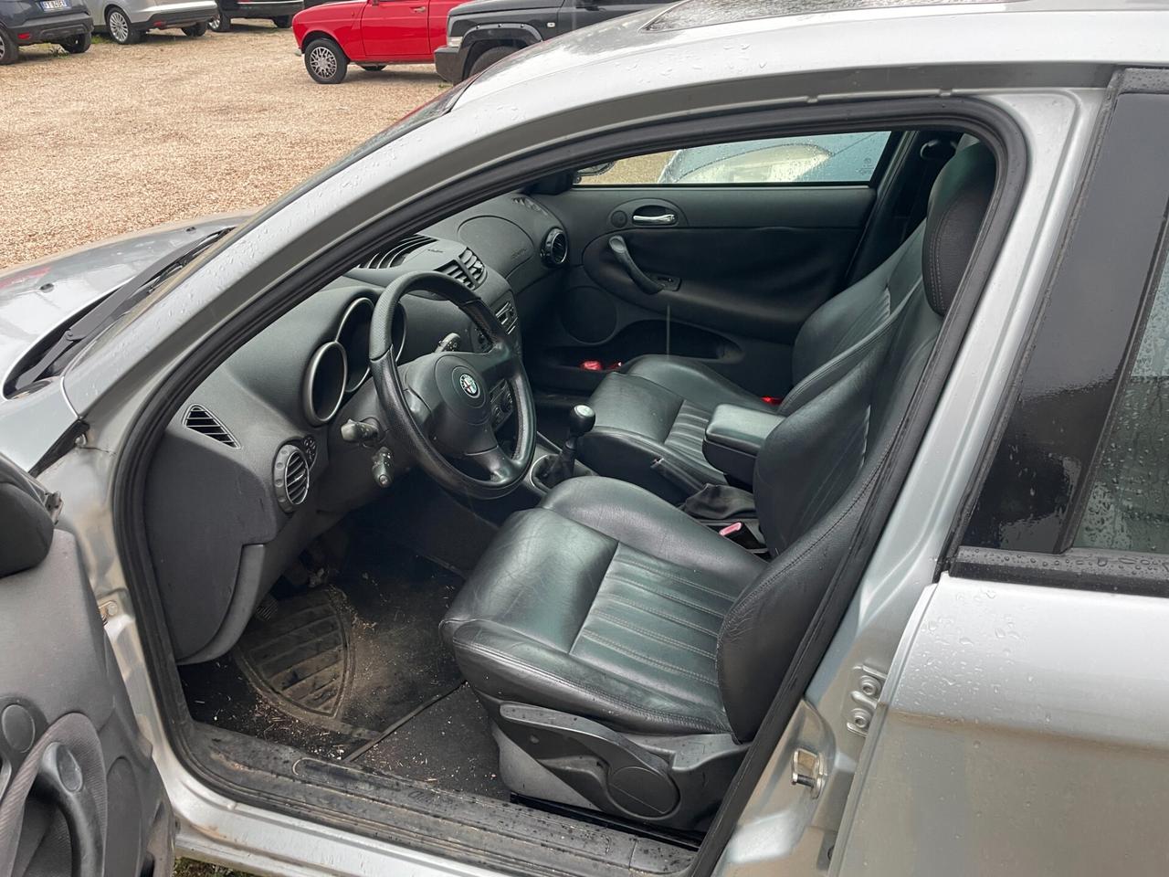 Alfa Romeo 147 1.9 JTD (115 CV) cat 5p. Distinctive