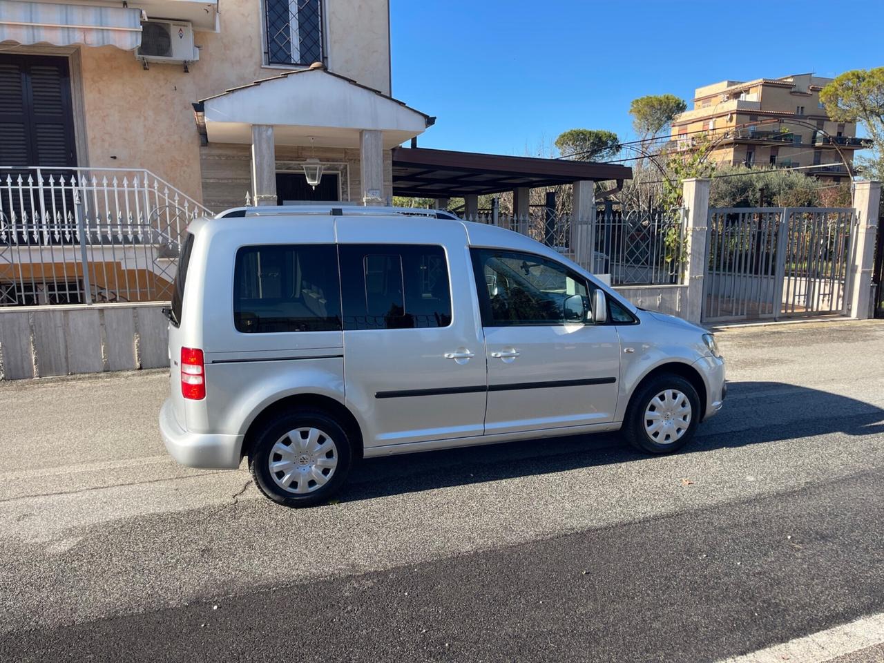 VW CADDY 1.6 TDI 102cv 5 Posti Unicoproprietario