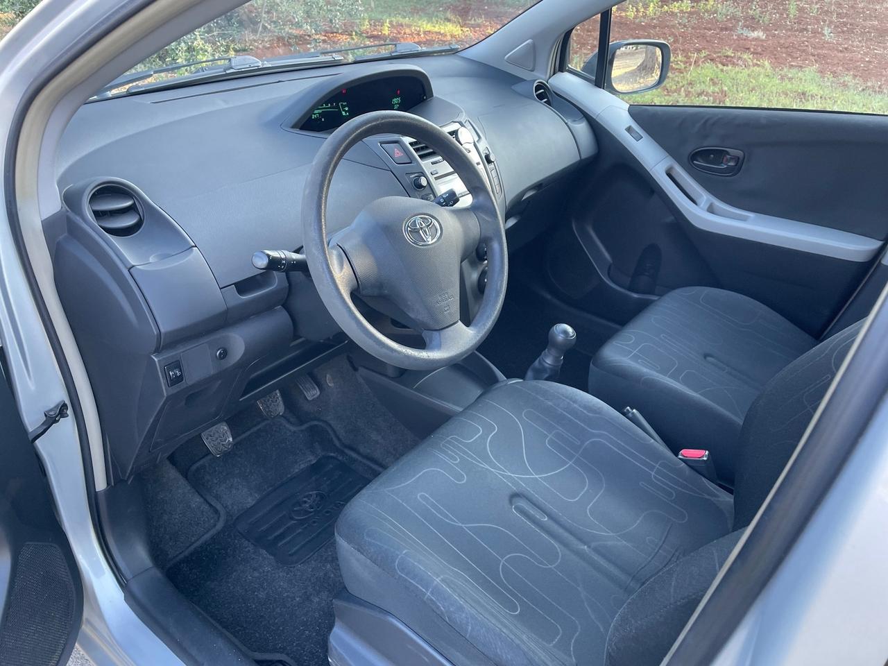 Toyota Yaris 1.0 benzina 5 porte