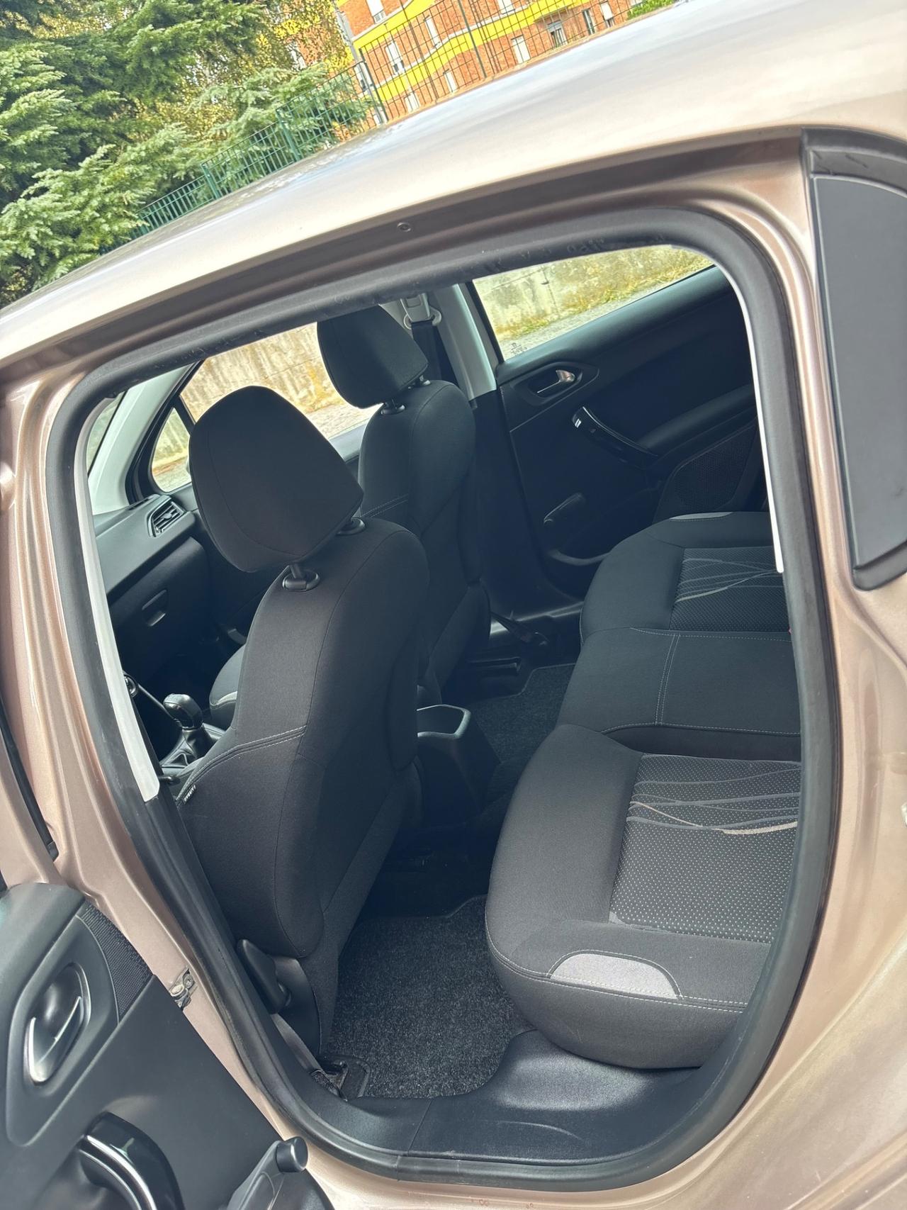 Peugeot 208 PureTech 82 5 porte Allure