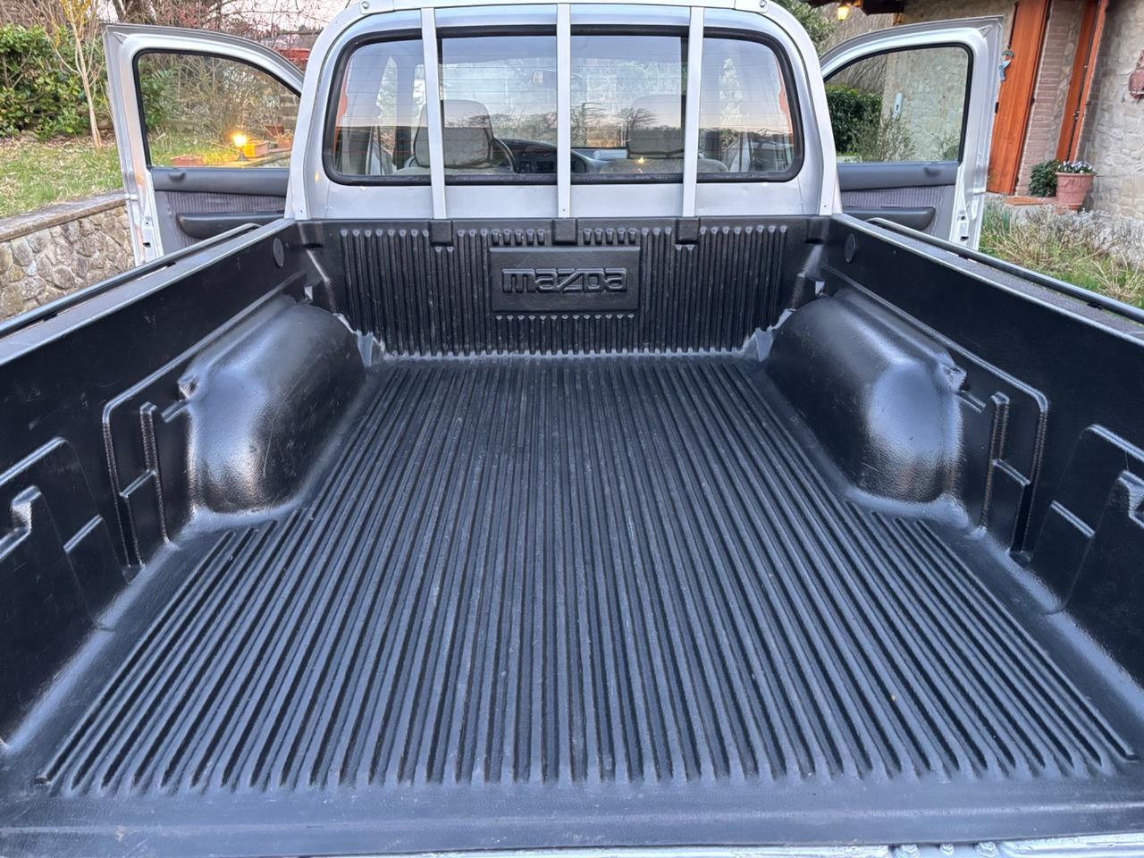 Mazda B 2500 2.5 diesel Stretch-Cab SDX Pup Clima