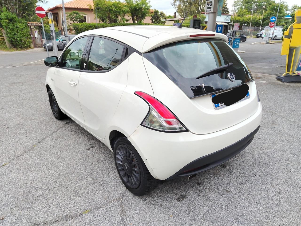 Lancia Ypsilon 1.2 69 CV 5 porte S&S Silver