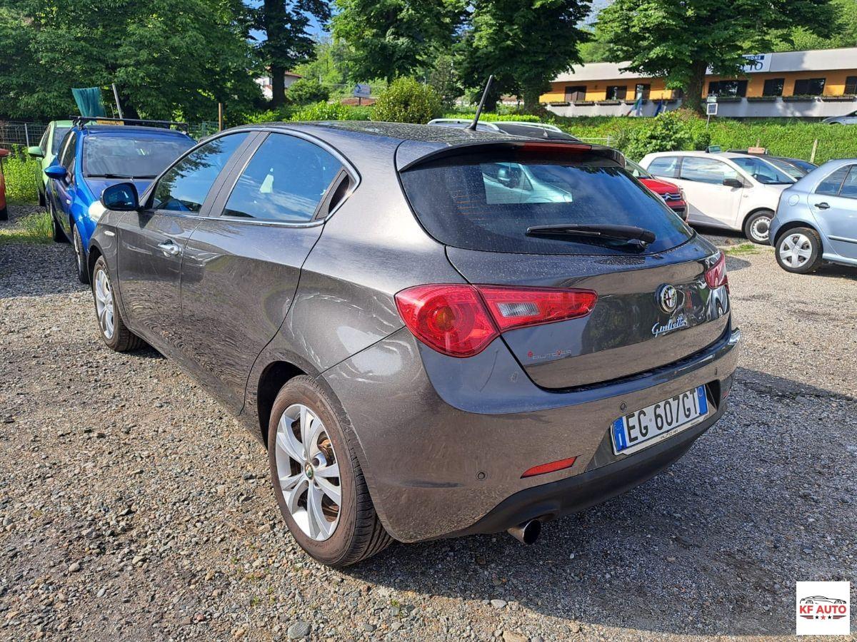ALFA ROMEO - Giulietta - 1.6 JTDm-2 105 CV Distinctive