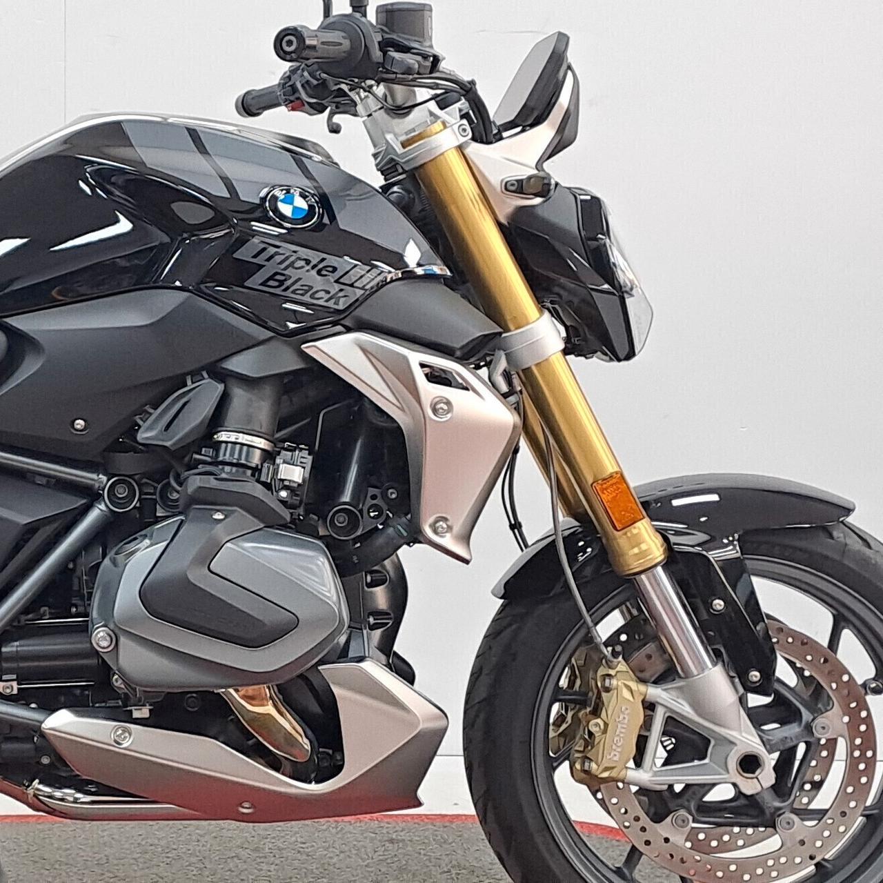BMW R 1250 R Triple Black NUOVA / KM 0