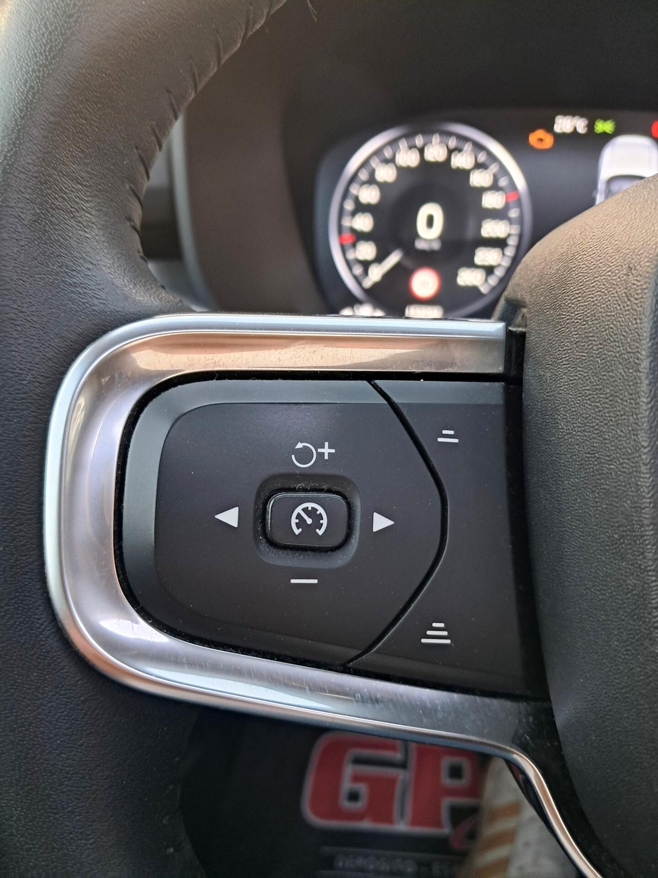 Volvo XC40-2.0-150CV*TETTO*CAM360°*LED*NAVI