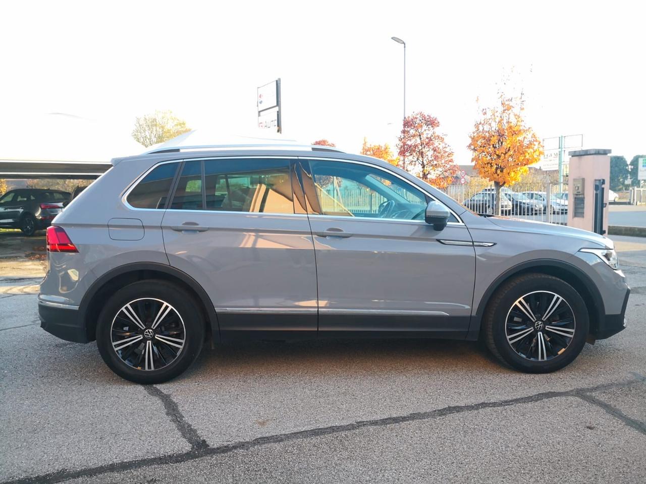 Volkswagen Tiguan 2.0 TDI 150 CV SCR DSG Life ***COCKPIT DISPLAY***