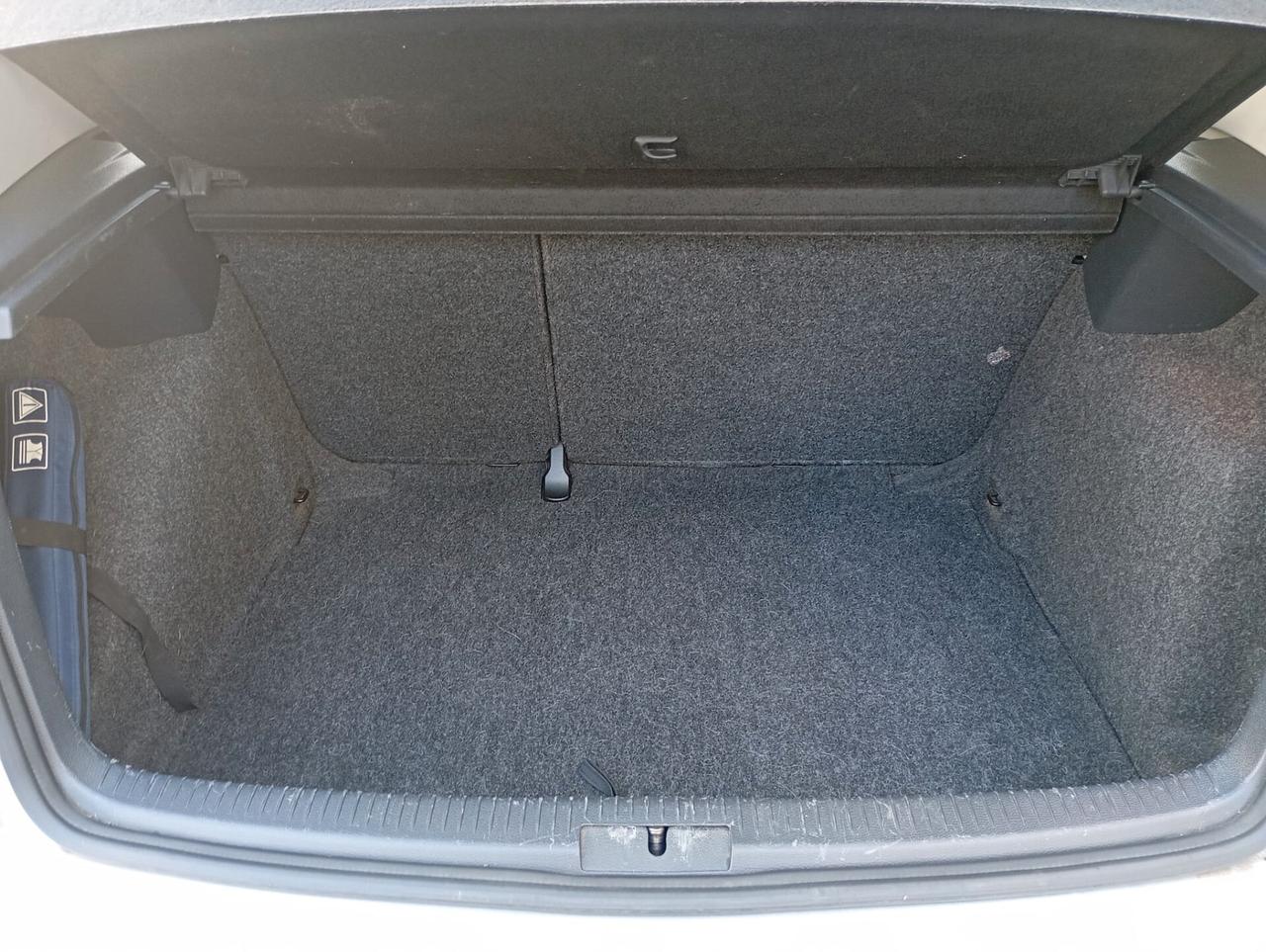 Volkswagen Golf 1.6 5p. Comfortline-2012