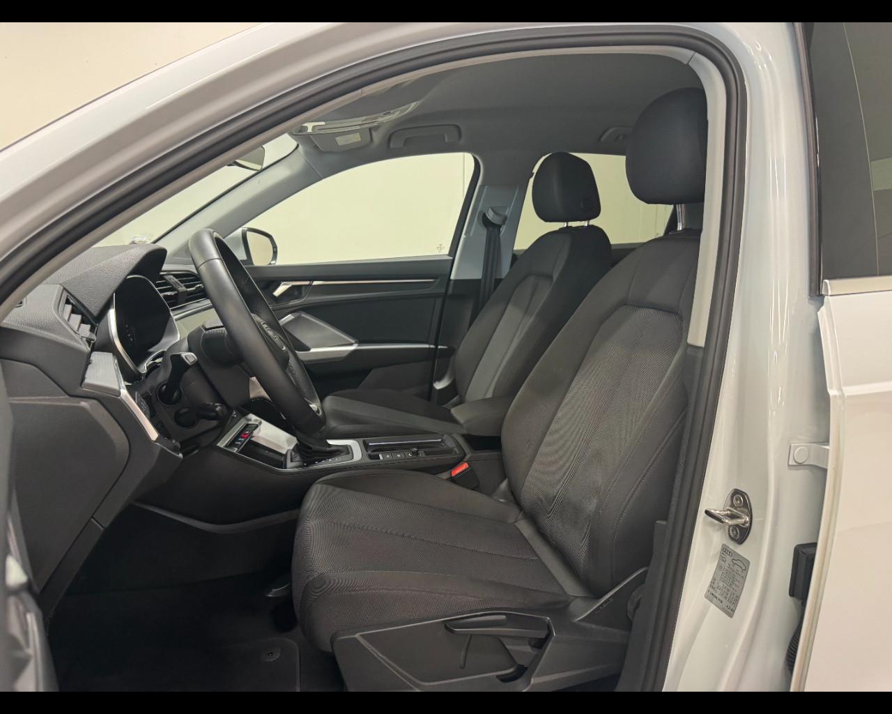 AUDI Q3 35 TDI S-TRONIC BUSINESS ADVANCED