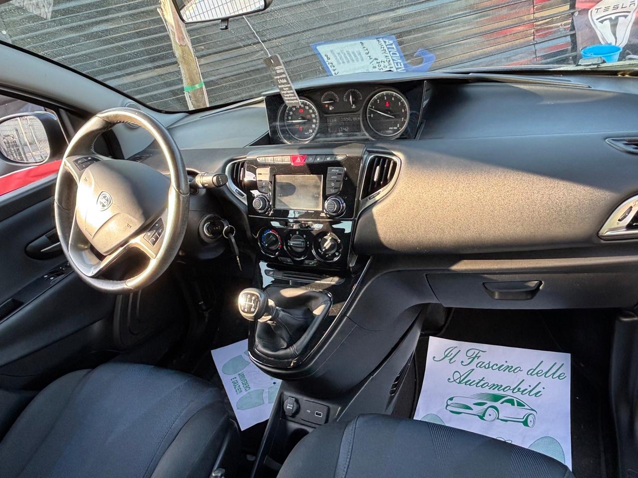 Lancia Ypsilon 0.9 TwinAir 5 porte Metano Ecochic Black and Noir