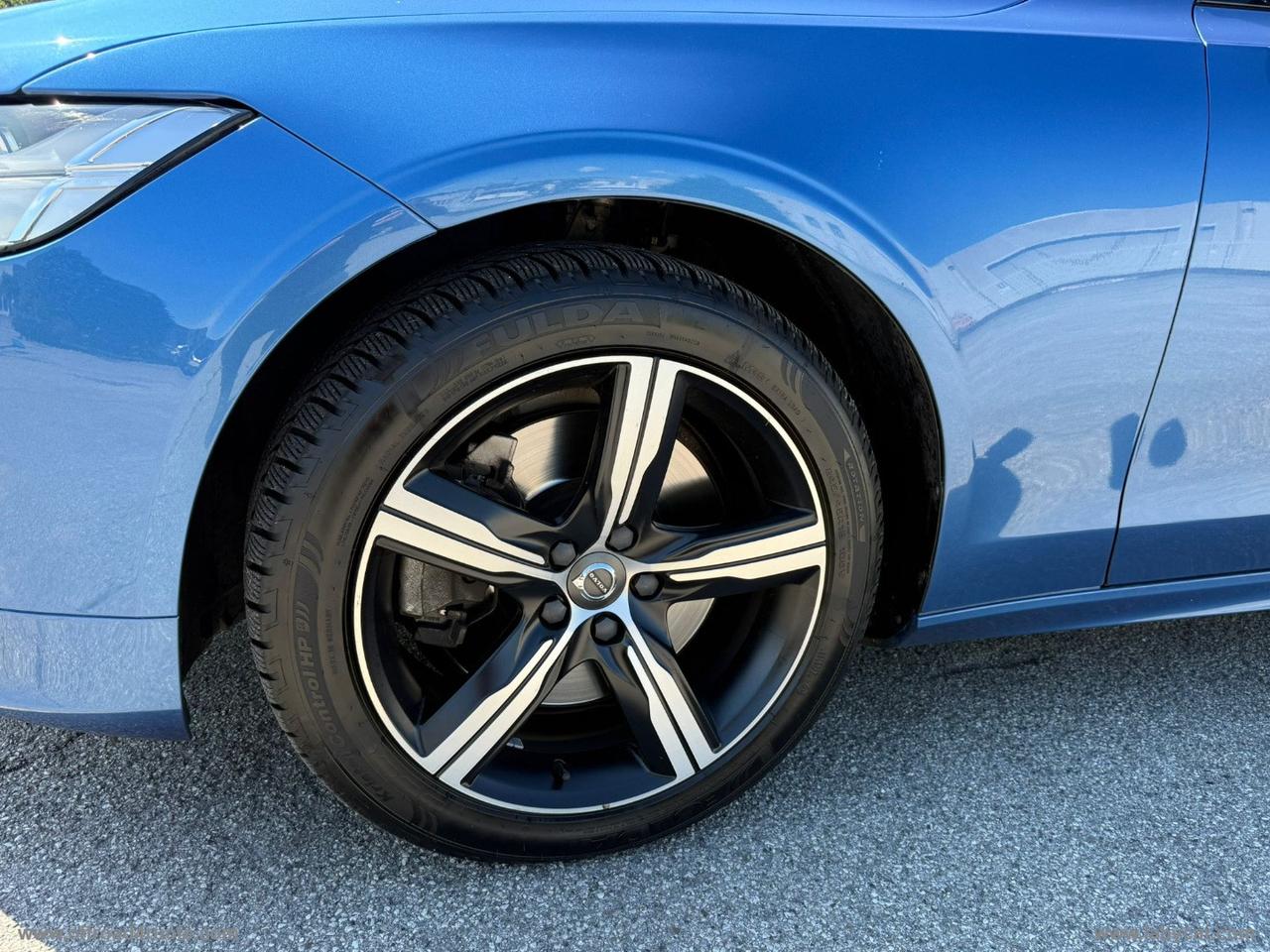 VOLVO D5 AWD Geartronic R-design