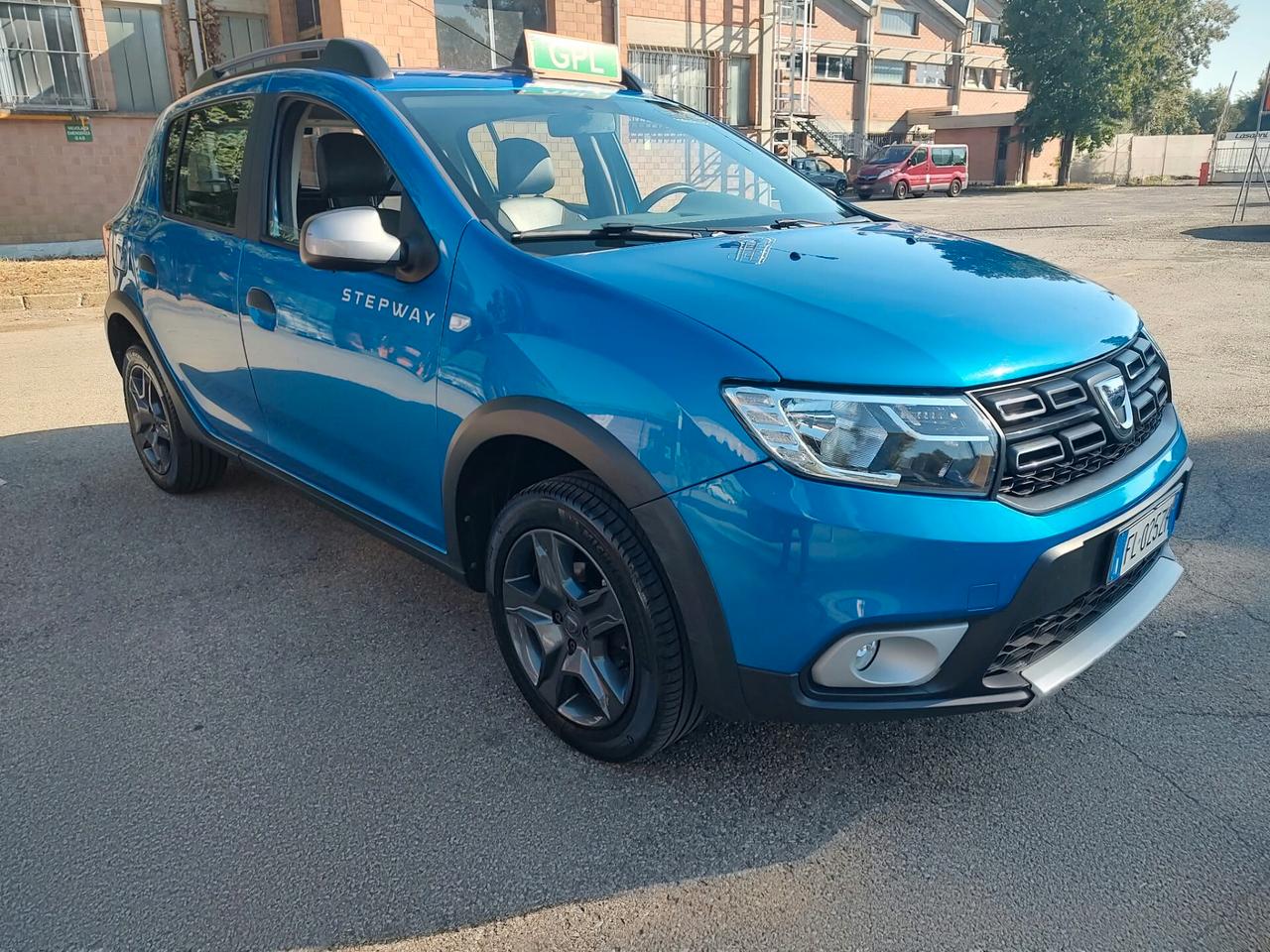 Dacia Sandero TCE 100, BENZINA\GPL, STEPWAY BRAVE, EURO 6B, OK NEOPATENTATI, GARANZIA L.12 MESI