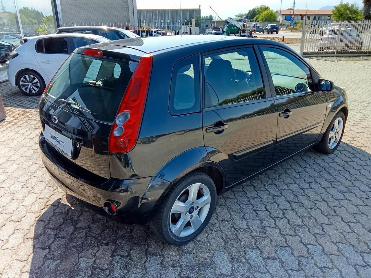 Ford Fiesta 1.2 16V 5p. Titanium