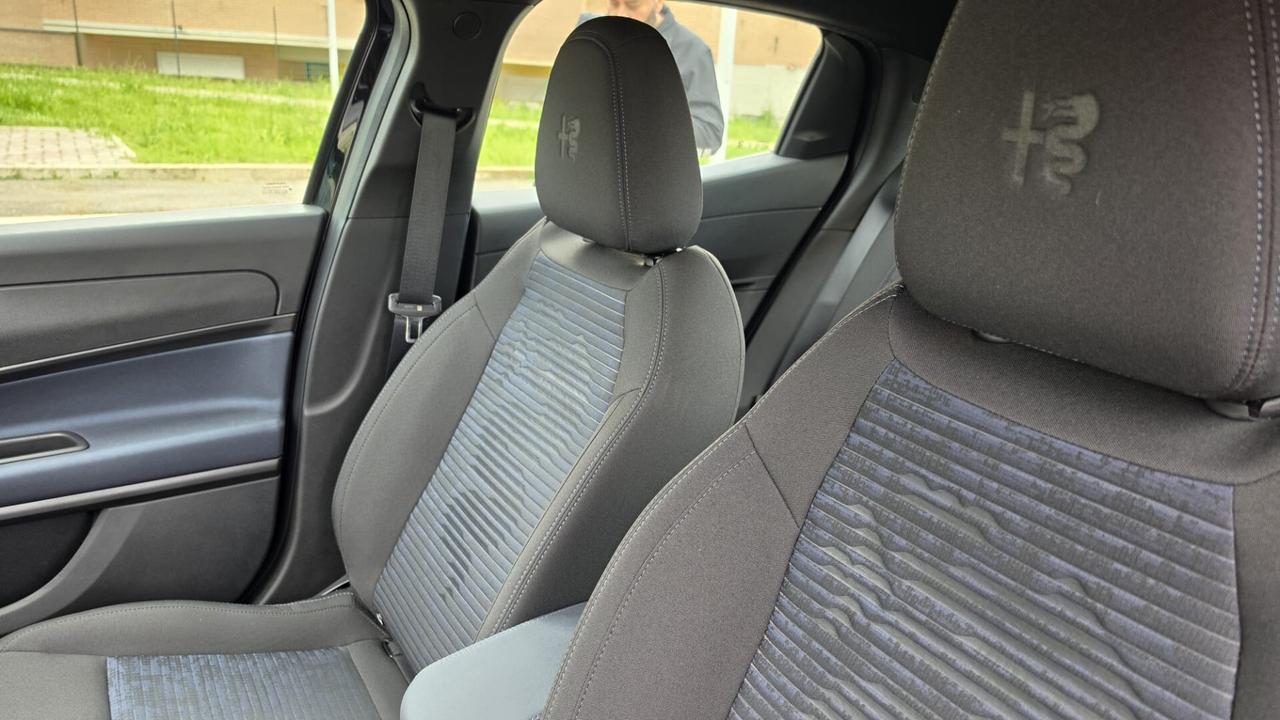 Alfa Romeo Junior 1.2 145 CV Hybrid eDCT6 IMMATRICOLATA ITALIANA