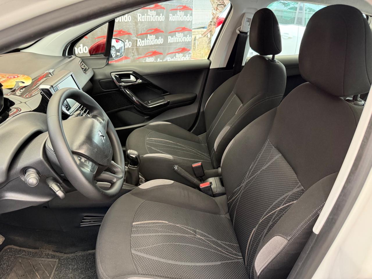 Peugeot 208 1.4 HDi 68 CV 5 porte