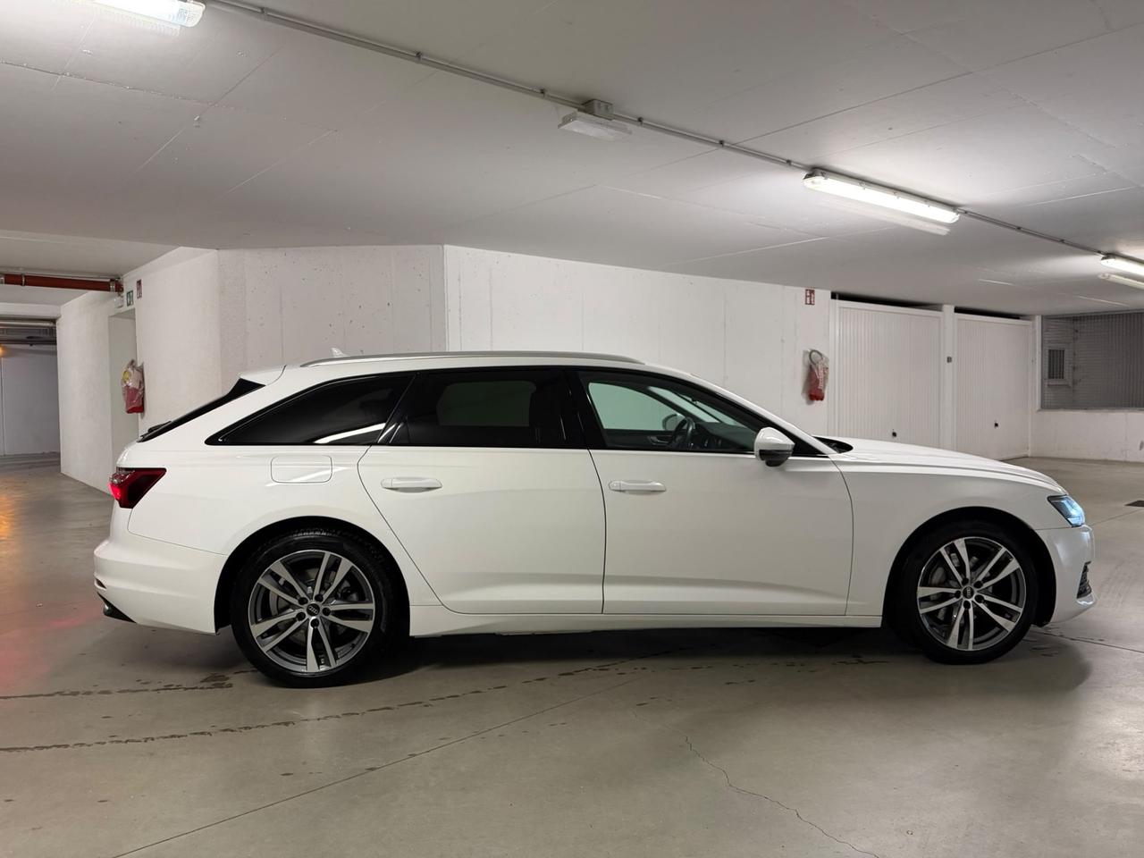 Audi A6 Avant 40 2.0 TDI S tronic Business