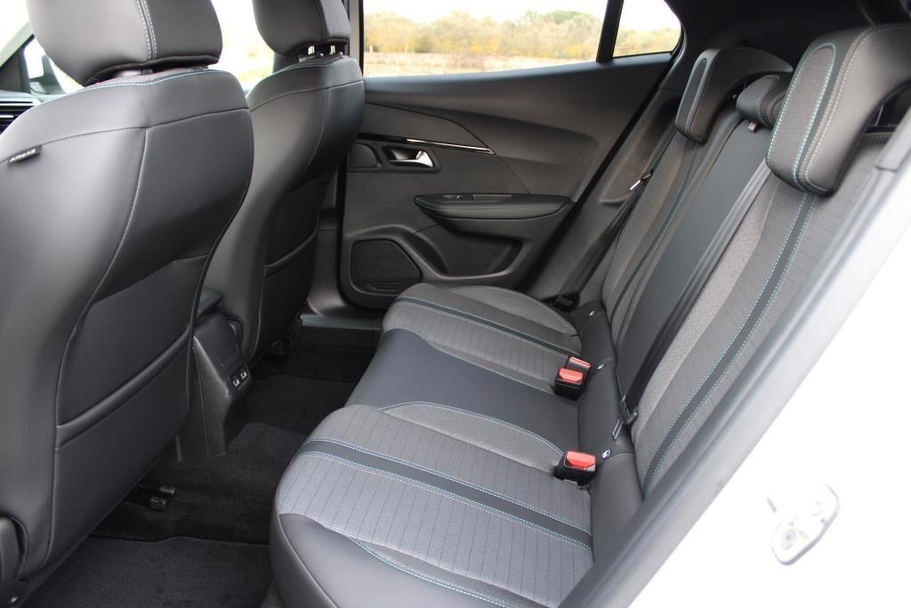 PEUGEOT 2008 1.5 BlueHDi 110 CV Allure *LED