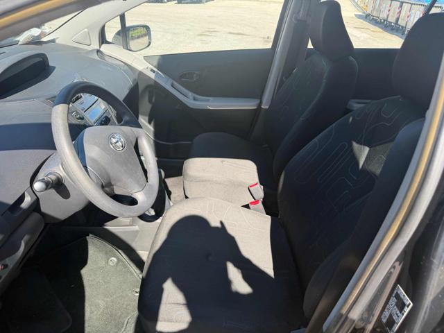 TOYOTA Yaris 1.0 5p Sol senza nessun lavoro da fare