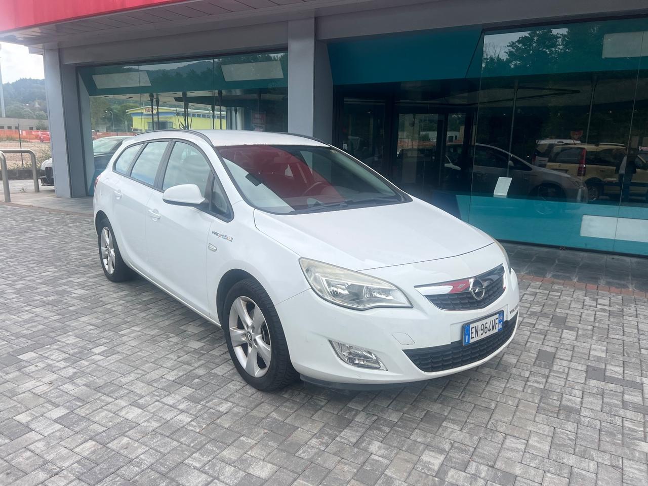 Opel Astra 1.7 CDTI 110CV - NEOPATENTATI