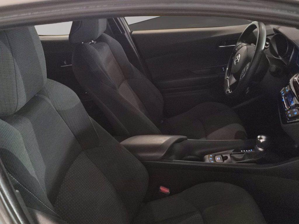 TOYOTA C-hr 1.8h active 2wd e-cvt del 2019