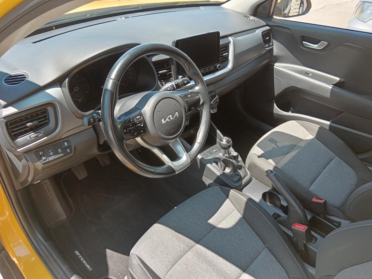Kia Stonic 1.2 DPI 84CV RETROCAMERA CARPLAY