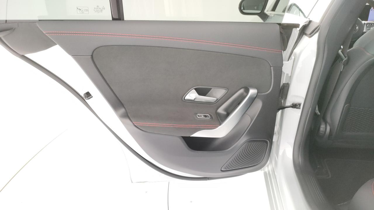 Mercedes-Benz CLA Shooting Brake 200 Premium auto