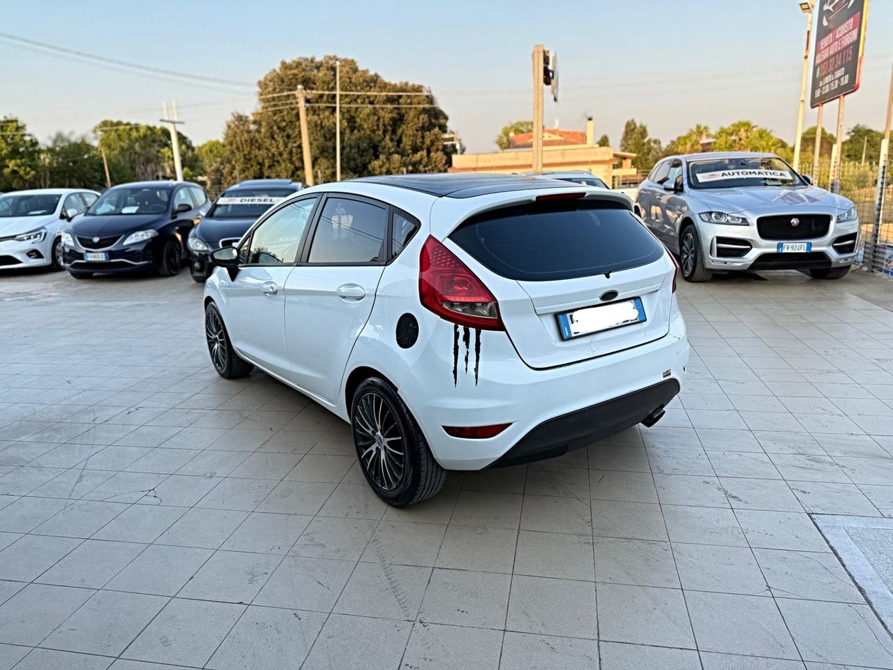 Ford Fiesta 1.4 TDCi 68CV 5 porte Titanium Garanzia 12 Mesi