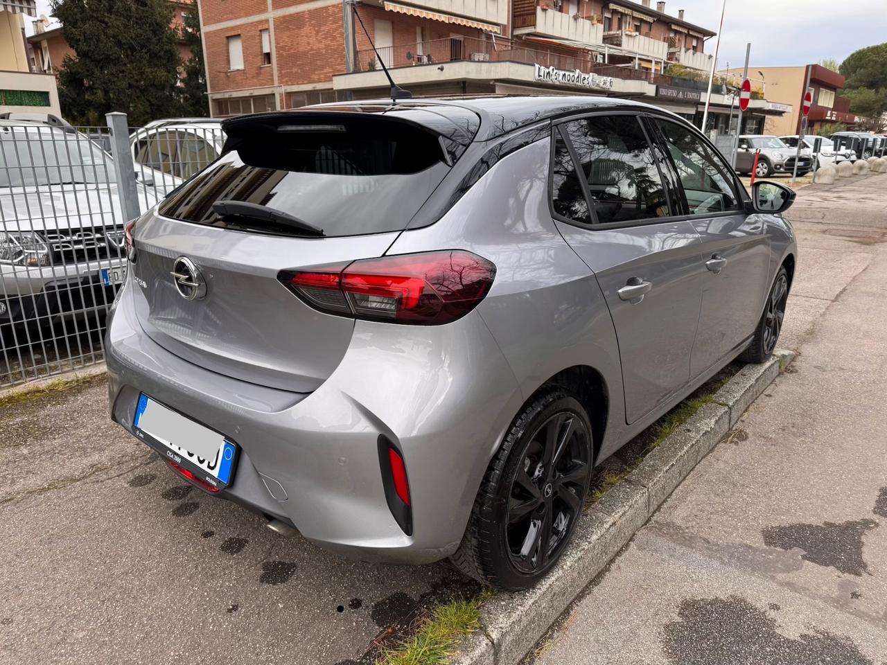 Opel Corsa 1.2 100 CV GS Line neopaten garanzia 12 mesi