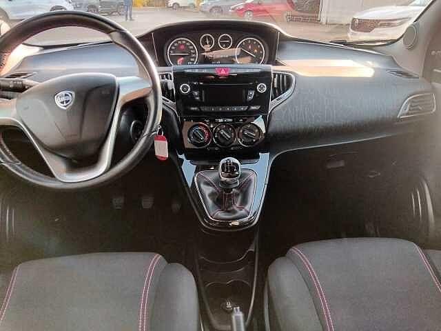 Lancia Ypsilon 1.2 69 CV 5 porte Elefantino