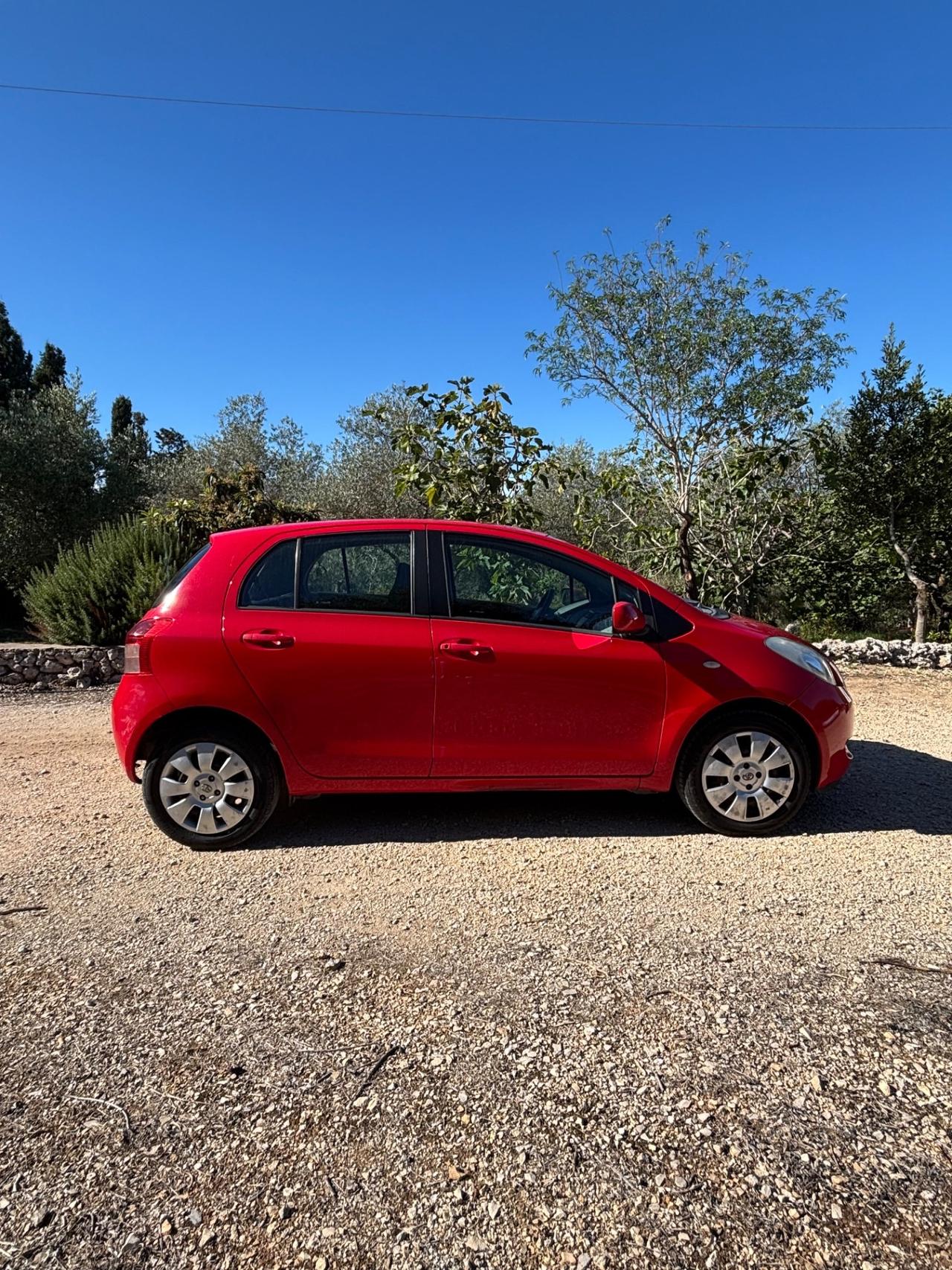 Toyota Yaris 1.0 5 porte Sol