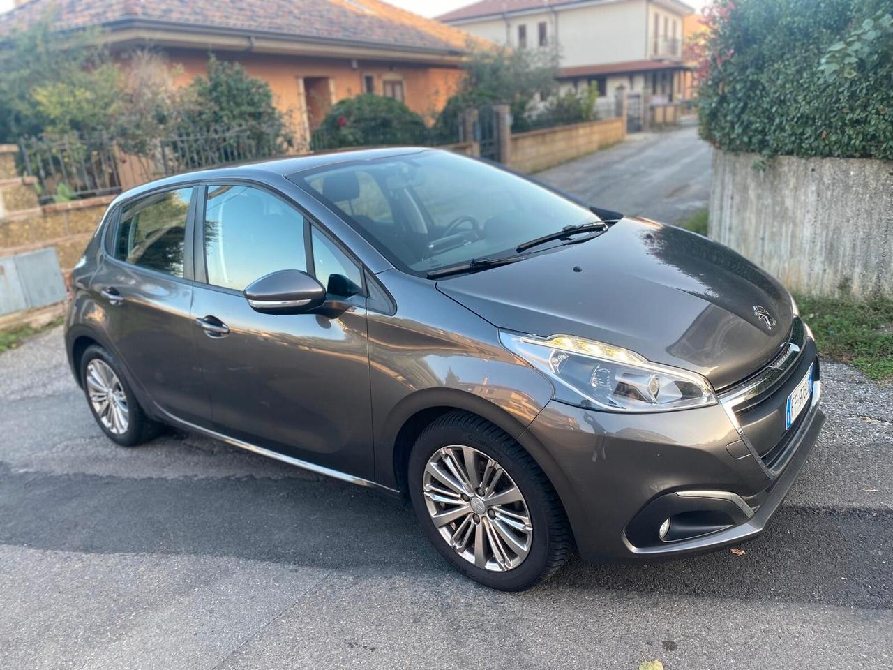 Peugeot 208 PureTech 82 5 porte Allure