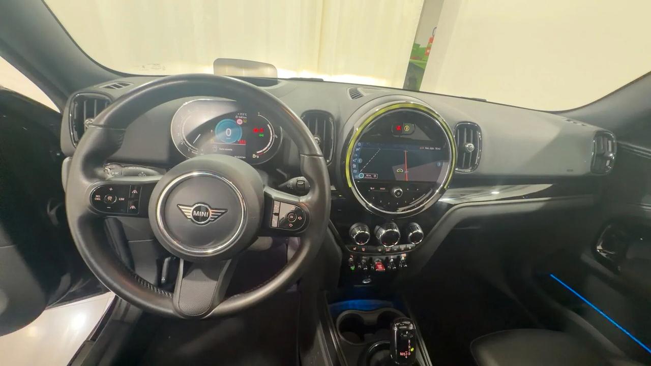 Mini Cooper Countryman 1.5 Essential Full