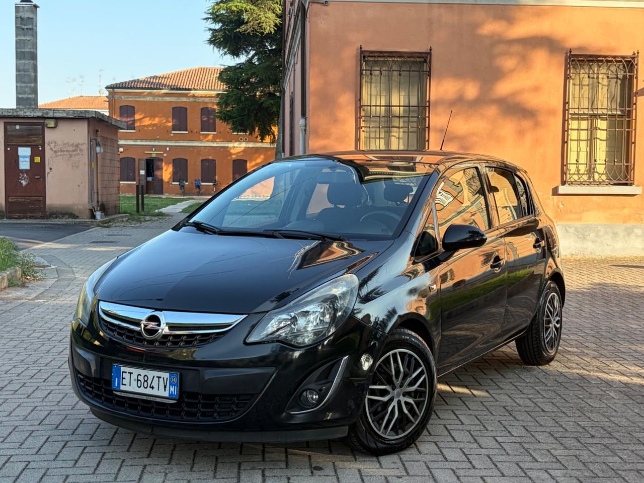 Opel Corsa 1.2 benzina/gpl 85CV neopatentati