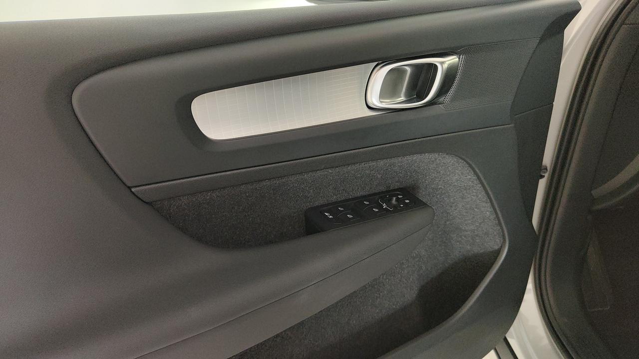 VOLVO XC40 2.0 b3 Core auto