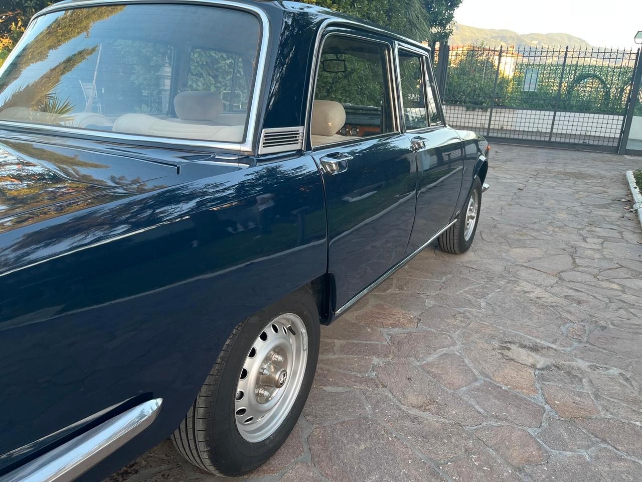 Alfa Romeo 2000 berlina