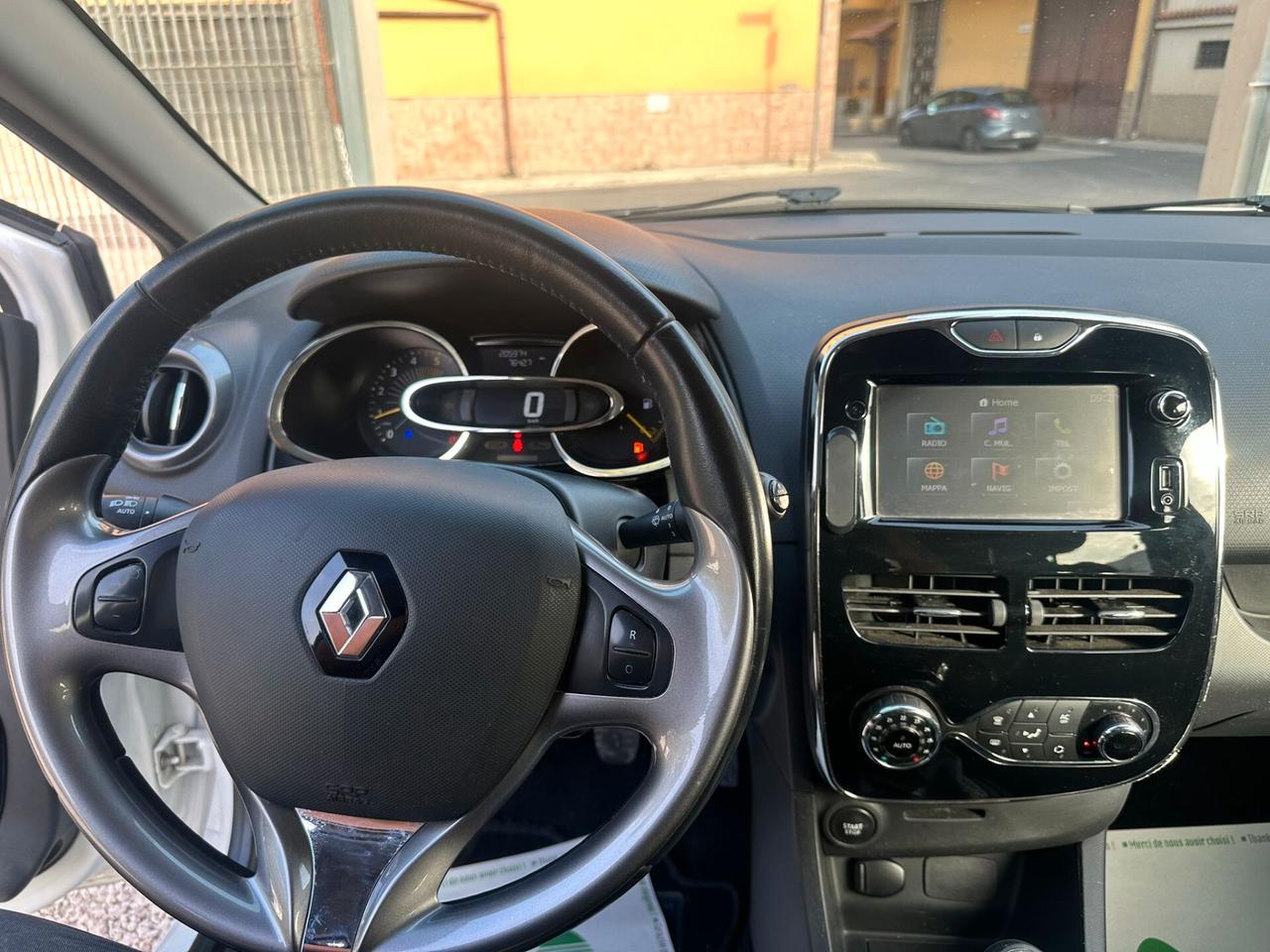 Renault Clio 1.5 dCi 8V 75CV CosTume NaTionAL