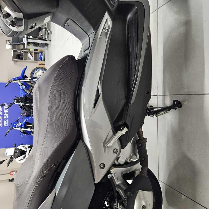 Yamaha X-Max 250 - 2010