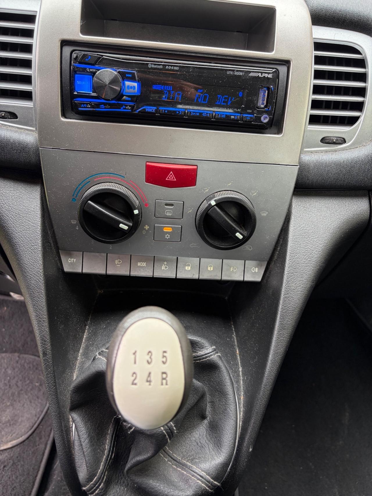 Lancia Ypsilon 1.2 BENZINA 2011