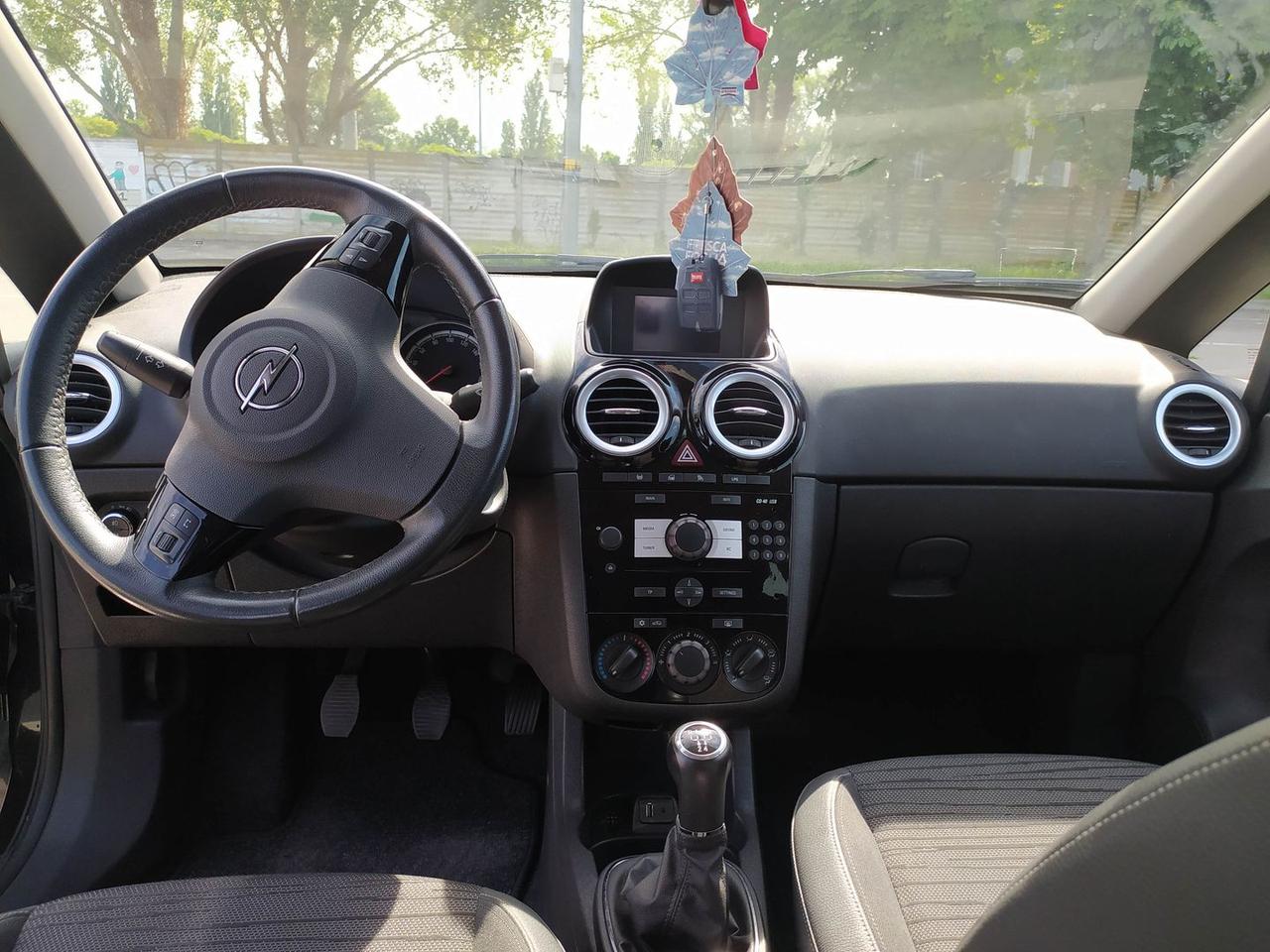 Opel Corsa Cosmo 1.2 #11303
