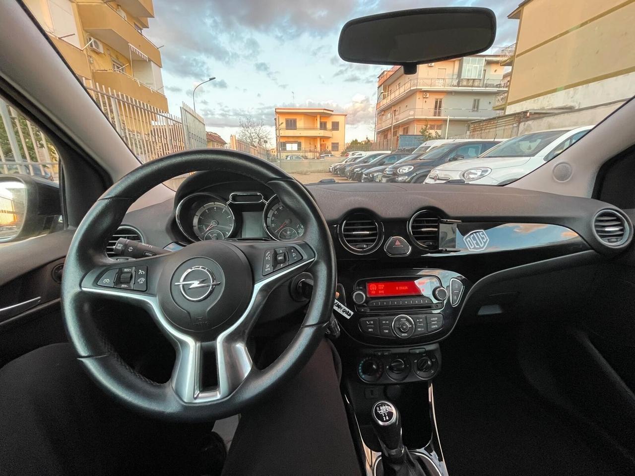 Opel Adam 1.2 70 CV Glam