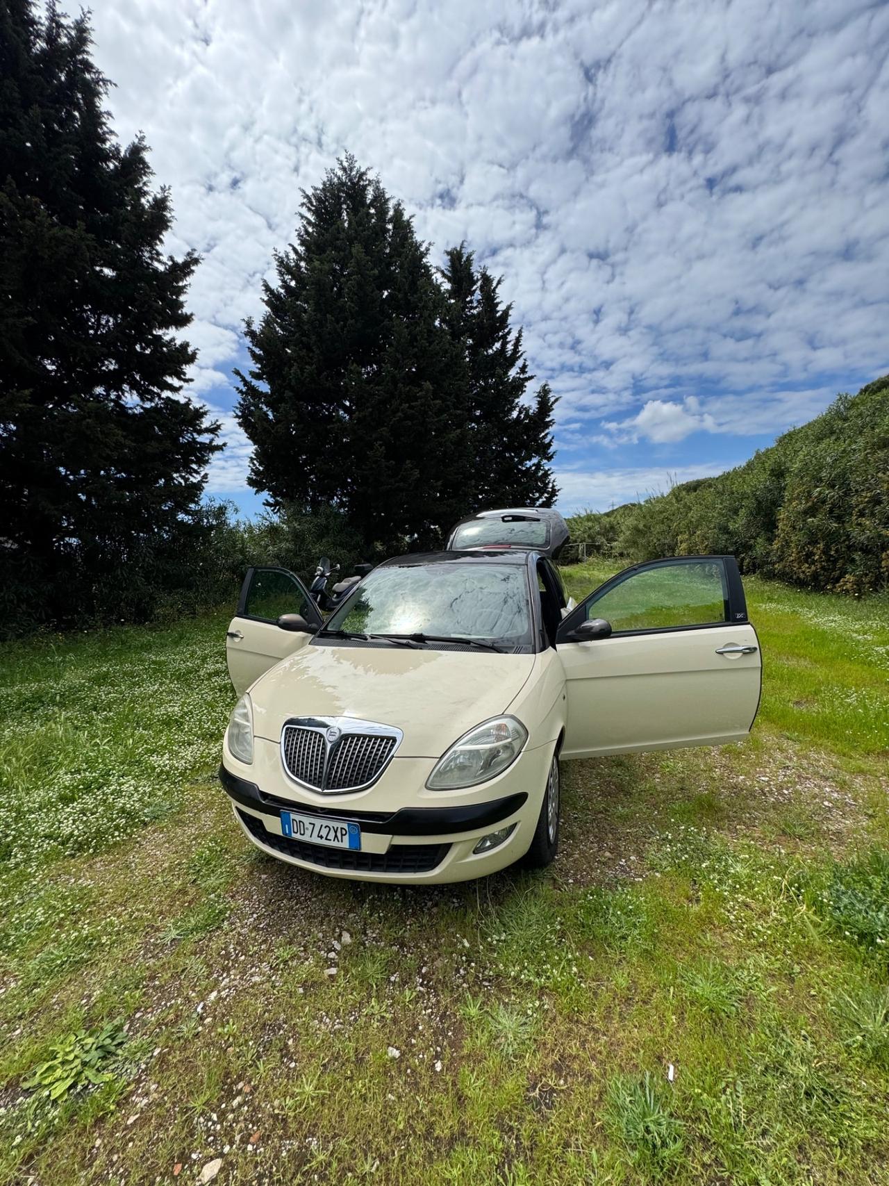 Lancia Ypsilon 1.2 Oro 100