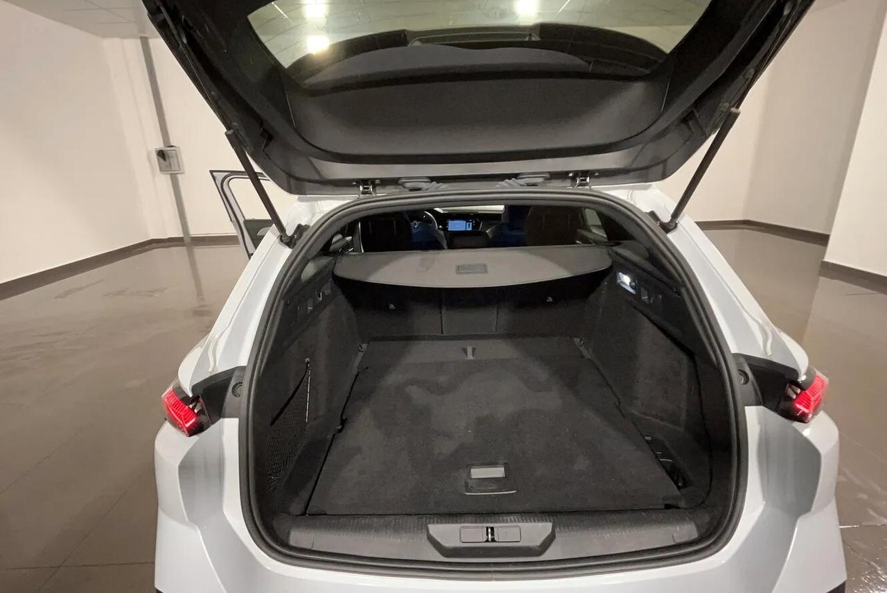 Peugeot 308 Hybrid 136 e-DCS6 SW GT