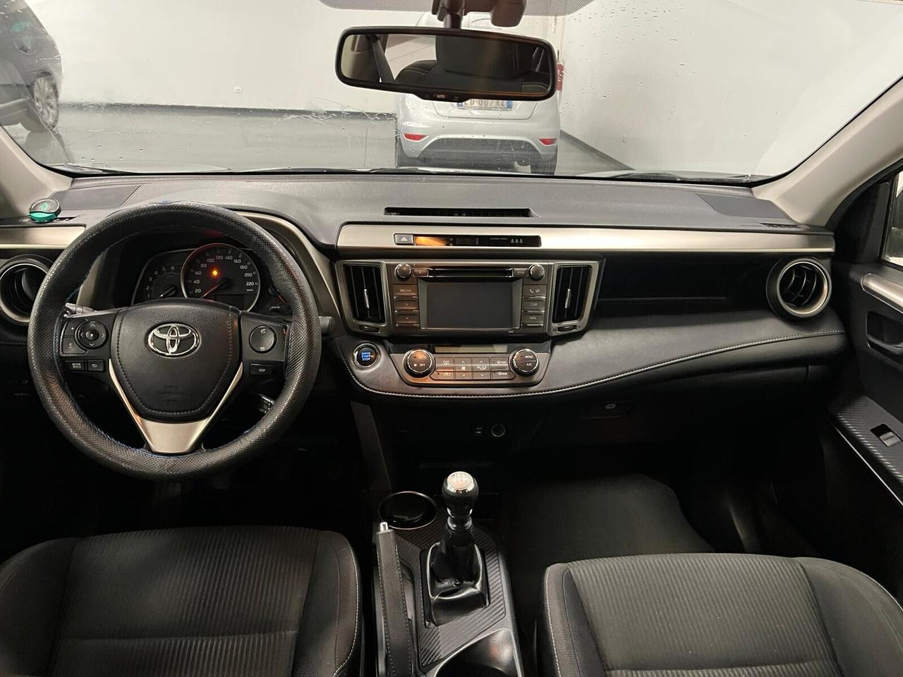 Toyota RAV 4 2.0 d-4d Lounge 4wd-EURO5B-MANUALE-