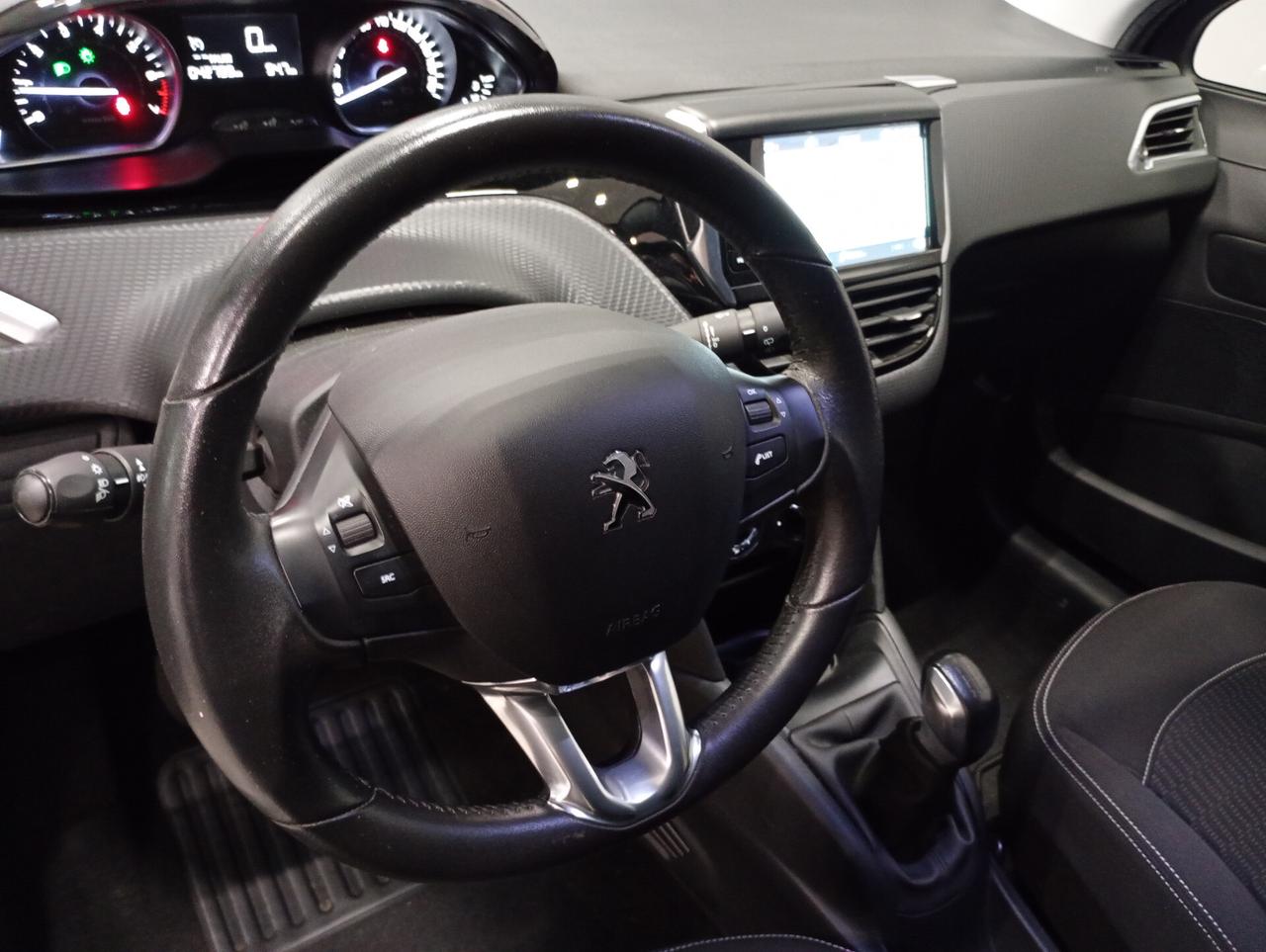 Peugeot 208 PURE TECH 82CV 5P STYLE - NEOPATENTATI