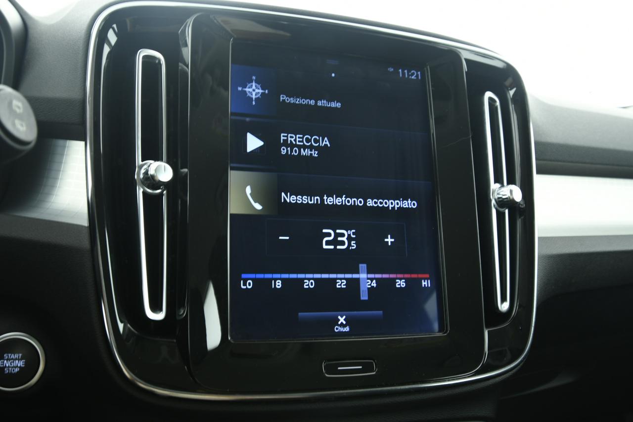 VOLVO XC40 2.0 d4 Momentum awd geartronic PELLE+LED+C19"