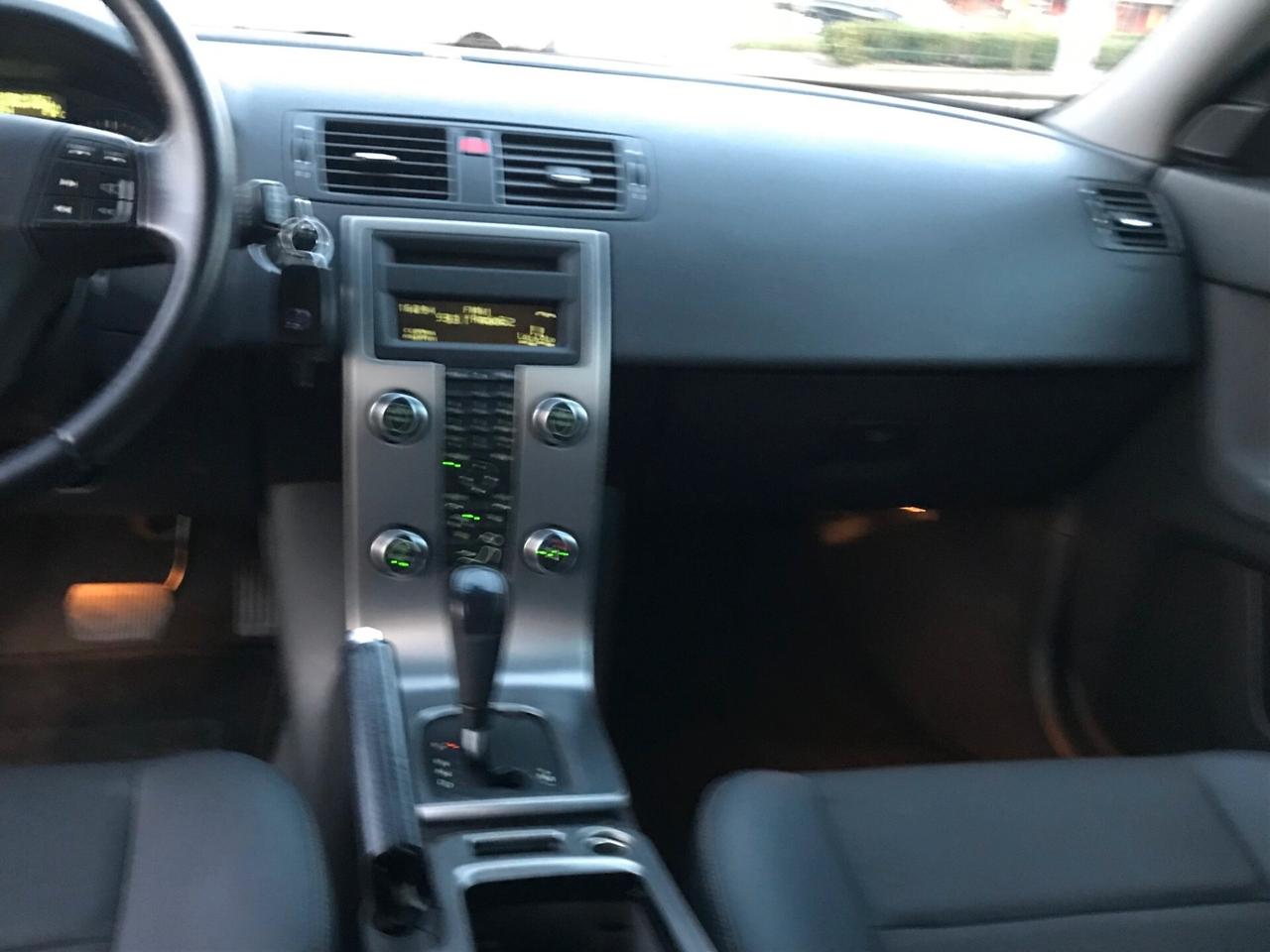 V50 2.0d Momentum automatica cerchi da "17"