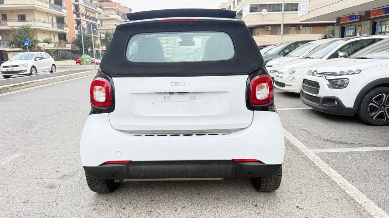 Smart ForTwo 90 0.9 T twinamic CABRIO PASSION LED NAVI KAMERA PDC PACK AMBIENT PACK SPORT PDC