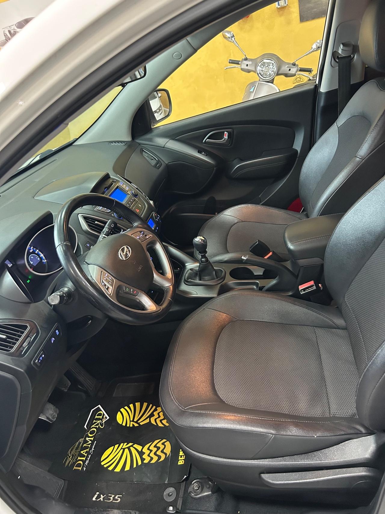 HYUNDAI IX35 1.7 Crdi “PELLE/CRUISE/LED/17”-2013